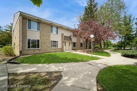 1770 Robin Ln #B, Hoffman Estates, IL 60169