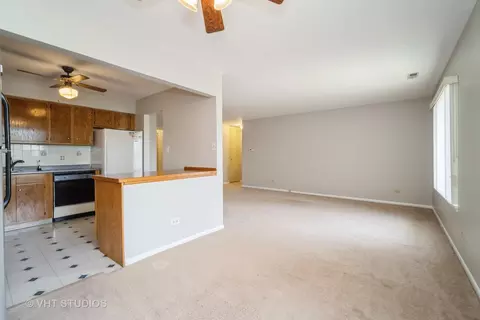 1770 Robin Ln #B, Hoffman Estates, IL 60169 photo 6