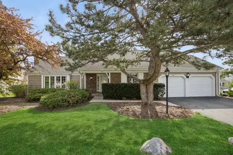 1527 Shire Cir, Inverness, IL 60067