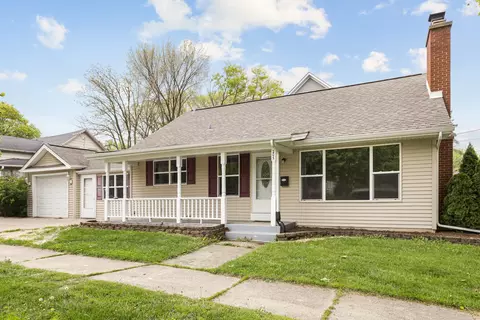 205 S 10th Ave, Saint Charles, IL 60174
