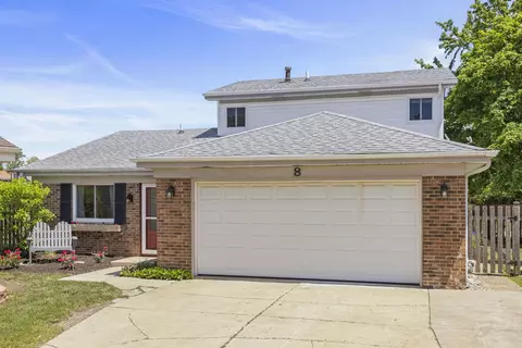 8 Plover Ct, Woodridge, IL 60517