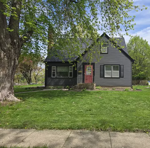 Exterior - 211 N 3rd St, Oregon, IL 61061 photo 3 of 6
