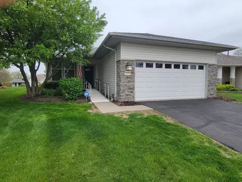 12755 Horseshoe Trl, Huntley, IL 60142
