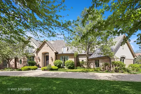 1701 Midwest Club Pkwy, Oak Brook, IL 60523