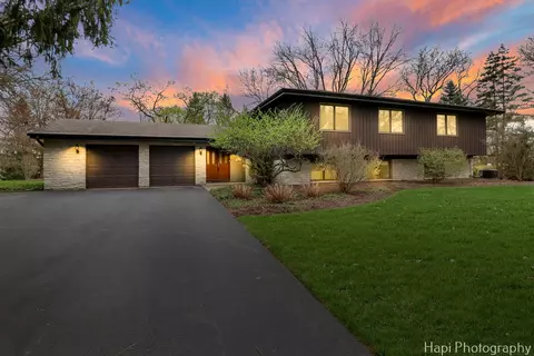 16 Eton Ct, South Barrington, IL 60010
