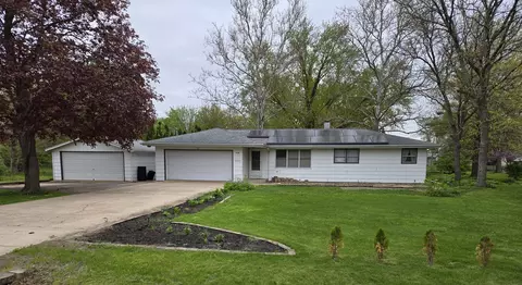 4440 Adele St, Roscoe, IL 61073 photo 1