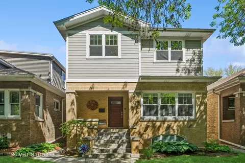 5263 N Laporte Ave, Chicago, IL 60630