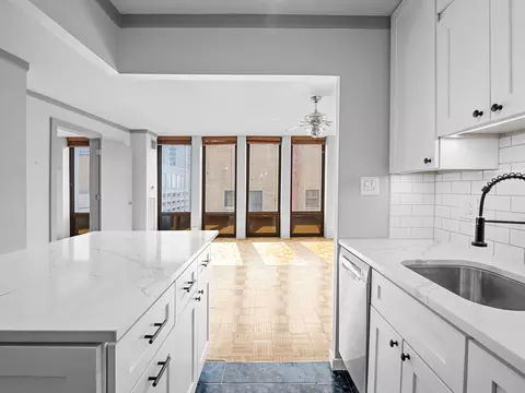 100 E Walton St #18G, Chicago, IL 60611 photo 3