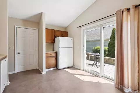 1020 Devonshire Ave, Naperville, IL 60540 photo 9