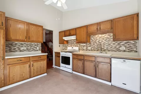 1020 Devonshire Ave, Naperville, IL 60540 photo 8