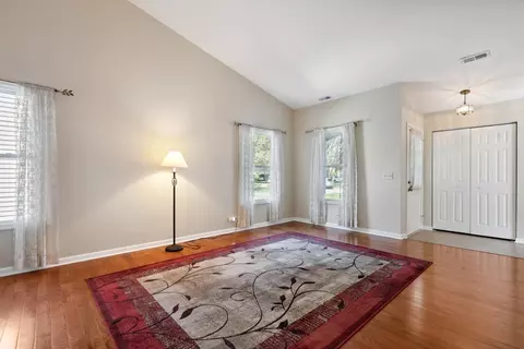1020 Devonshire Ave, Naperville, IL 60540 photo 3