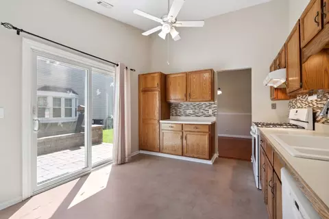 1020 Devonshire Ave, Naperville, IL 60540 photo 7