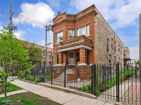 2414 N Spaulding Ave #2R, Chicago, IL 60647