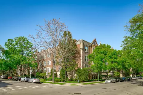 344 S Maple Ave #2B, Oak Park, IL 60302
