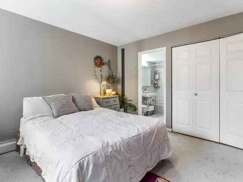 Bedroom - 253 E Delaware Pl #10C, Chicago, IL 60611 photo 1 of 3