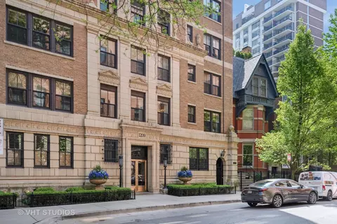 1209 N Astor St #10S, Chicago, IL 60610