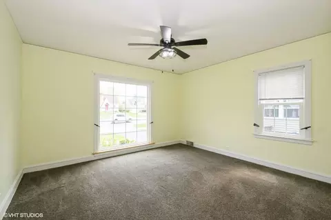 Bedroom - 336 S Wolf Rd, Des Plaines, IL 60016 photo 1 of 2