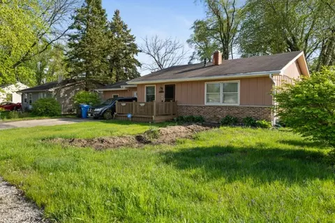 165 Ross Ave, South Elgin, IL 60177