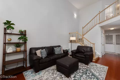 325 Cimarron Rd E, Lombard, IL 60148 photo 3