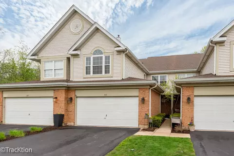 325 Cimarron Rd E, Lombard, IL 60148