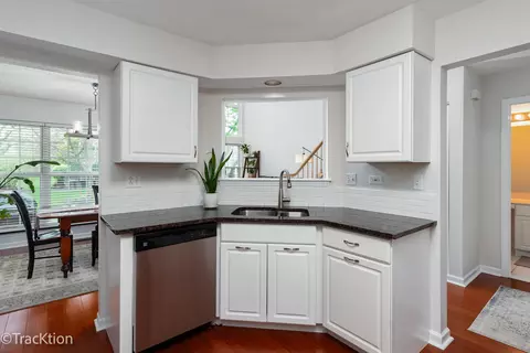325 Cimarron Rd E, Lombard, IL 60148 photo 7