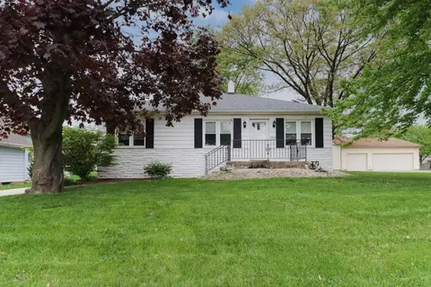 704 S Cottage Ave, Normal, IL 61761