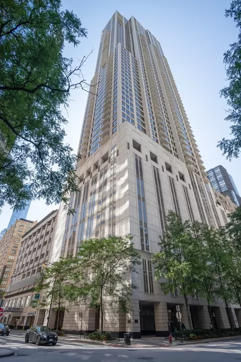 55 Erie St #3203, Chicago, IL 60611