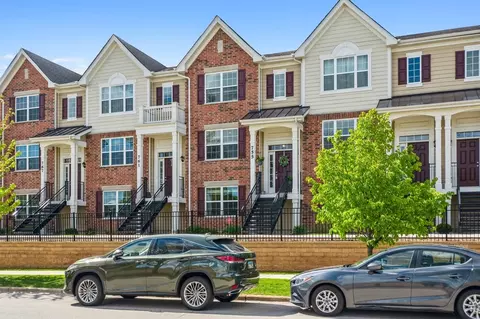 767 Hickory St, Mundelein, IL 60060