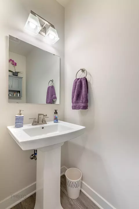 27 Nicholas Dr E, Des Plaines, IL 60016 photo 25