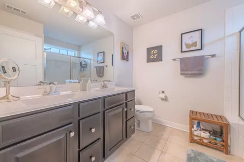 27 Nicholas Dr E, Des Plaines, IL 60016 photo 22