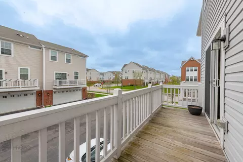 27 Nicholas Dr E, Des Plaines, IL 60016 photo 13