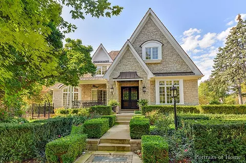 305 S Wright St, Naperville, IL 60540