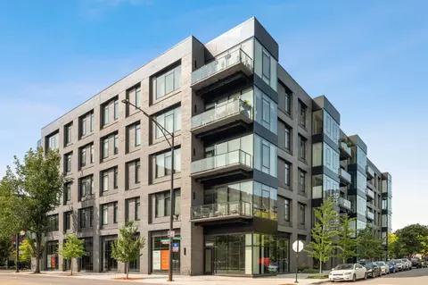 6 N Bishop St #401, Chicago, IL 60607