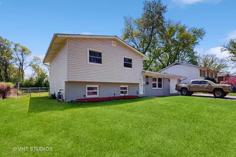 1410 Oakwood Ave, Hanover Park, IL 60133