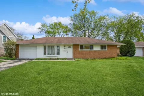 1812 N Mitchell Ave, Arlington Heights, IL 60004