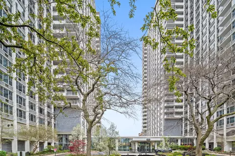 4250 N Marine Dr #1723, Chicago, IL 60613