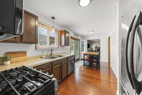 Kitchen - 680 Tennyson Dr, Wheaton, IL 60189 photo 1 of 4