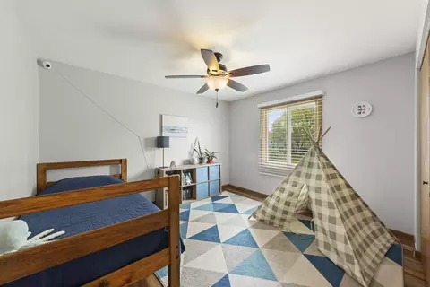 Bedroom - 680 Tennyson Dr, Wheaton, IL 60189 photo 2 of 3