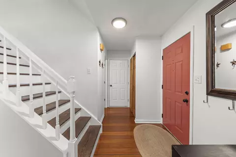 Entry Way - 680 Tennyson Dr, Wheaton, IL 60189 photo 2 of 2