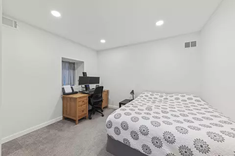 Bedroom - 680 Tennyson Dr, Wheaton, IL 60189 photo 3 of 3