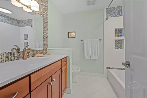 Bath - 585 Apache Dr, Batavia, IL 60510 photo 5 of 5