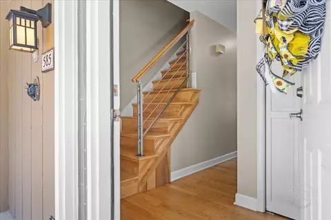 Entry Way - 585 Apache Dr, Batavia, IL 60510 photo 1 of 1