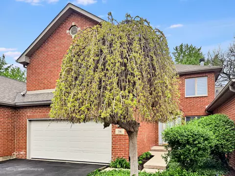 36 Billy Casper Ln, Midlothian, IL 60445 photo 3