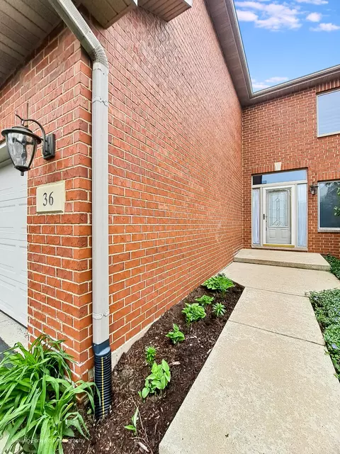 36 Billy Casper Ln, Midlothian, IL 60445 photo 4