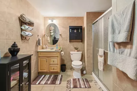 Bath - 10409 Evendale Dr, Huntley, IL 60142 photo 4 of 5