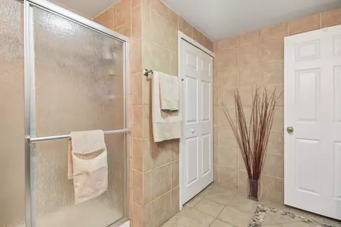 Bath - 10409 Evendale Dr, Huntley, IL 60142 photo 5 of 5