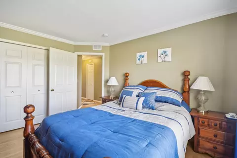 Bedroom - 10409 Evendale Dr, Huntley, IL 60142 photo 4 of 8