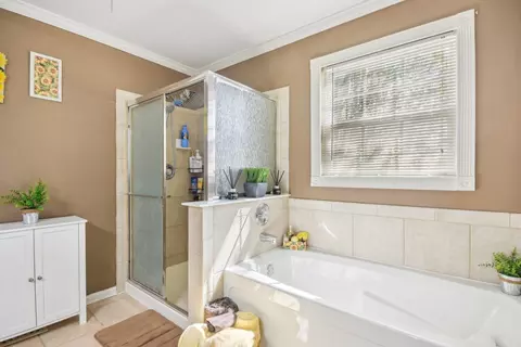 Bath - 10409 Evendale Dr, Huntley, IL 60142 photo 2 of 5