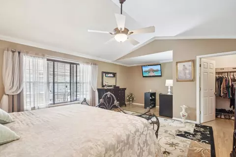 Bedroom - 10409 Evendale Dr, Huntley, IL 60142 photo 1 of 8