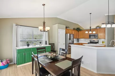 Dining - 10409 Evendale Dr, Huntley, IL 60142 photo 2 of 4